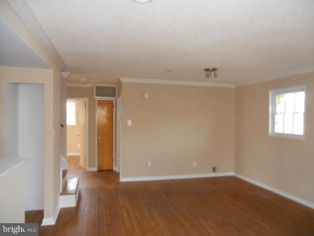 12216 Bond Street Silver Spring, MD 20902 - Photo 14 of 27 Living Room