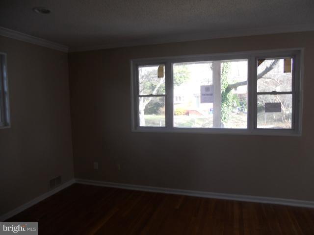 12216 Bond Street Silver Spring, MD 20902 - Photo 8 of 27 Living Room