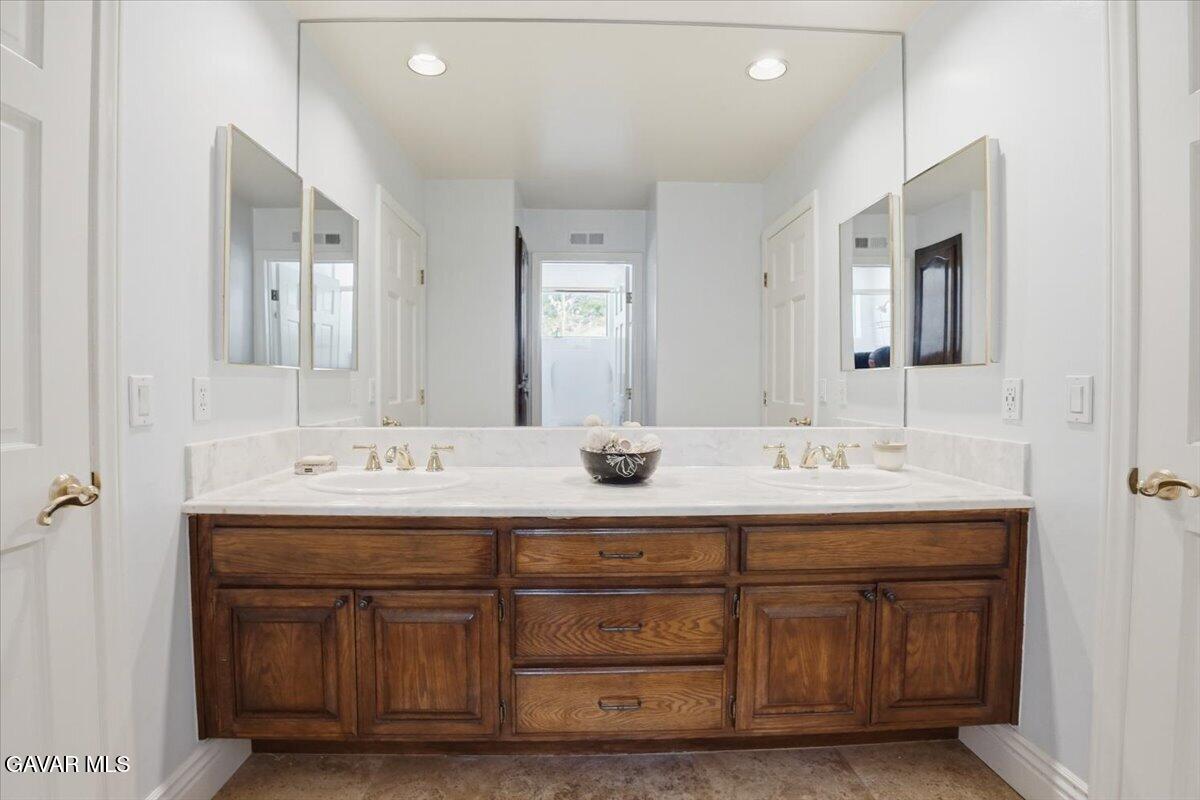 27139 Crystal Springs Road Canyon Country, CA 91387 - Photo 28 of 61 060-DSC08831