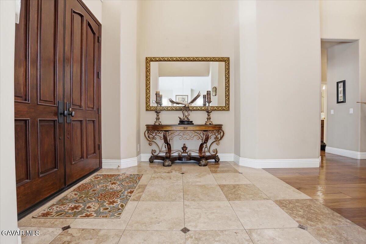 27139 Crystal Springs Road Canyon Country, CA 91387 - Photo 4 of 61 017-DSC08616