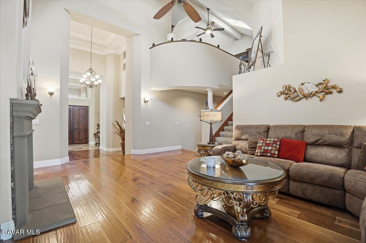 27139 Crystal Springs Road Canyon Country, CA 91387 - Photo 6 of 61 020-DSC08757