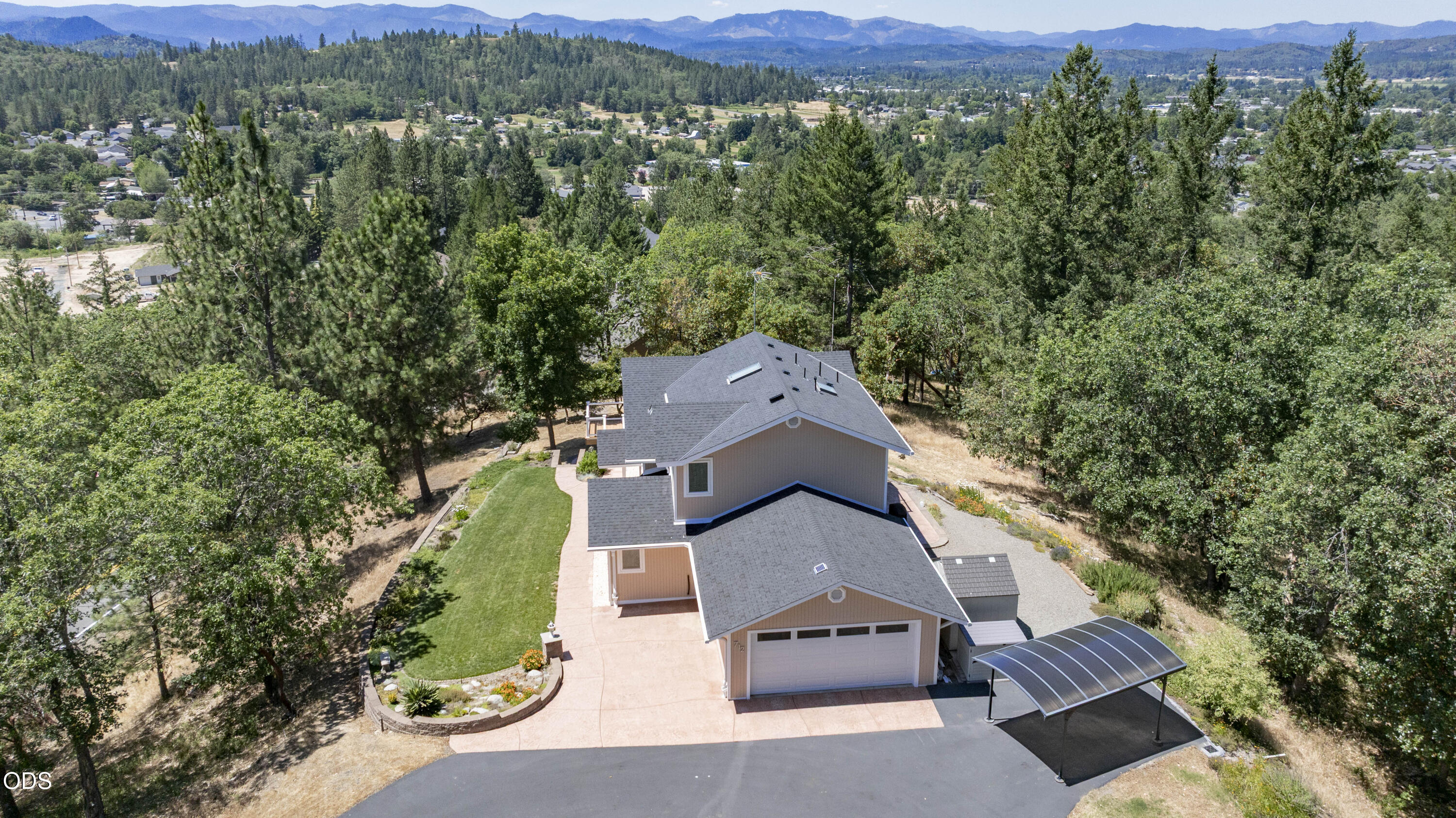 712 Colleen Court Grants Pass, OR 97527 - Photo 5 of 67