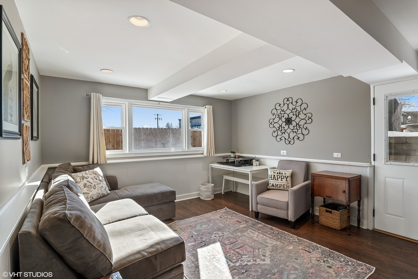 637 Second Avenue Libertyville, IL 60048 - Photo 17 of 22 a living room with furniture a rug and a window