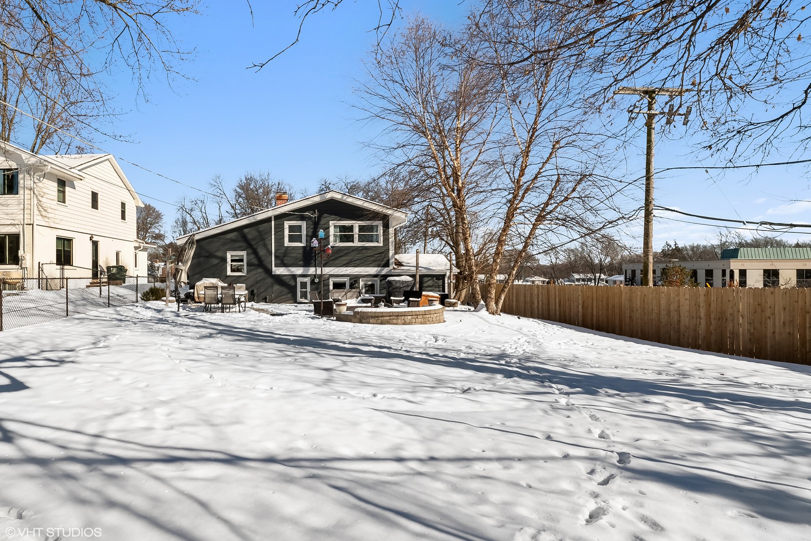 637 Second Avenue Libertyville, IL 60048 - Photo 19 of 22 a view of street with houses
