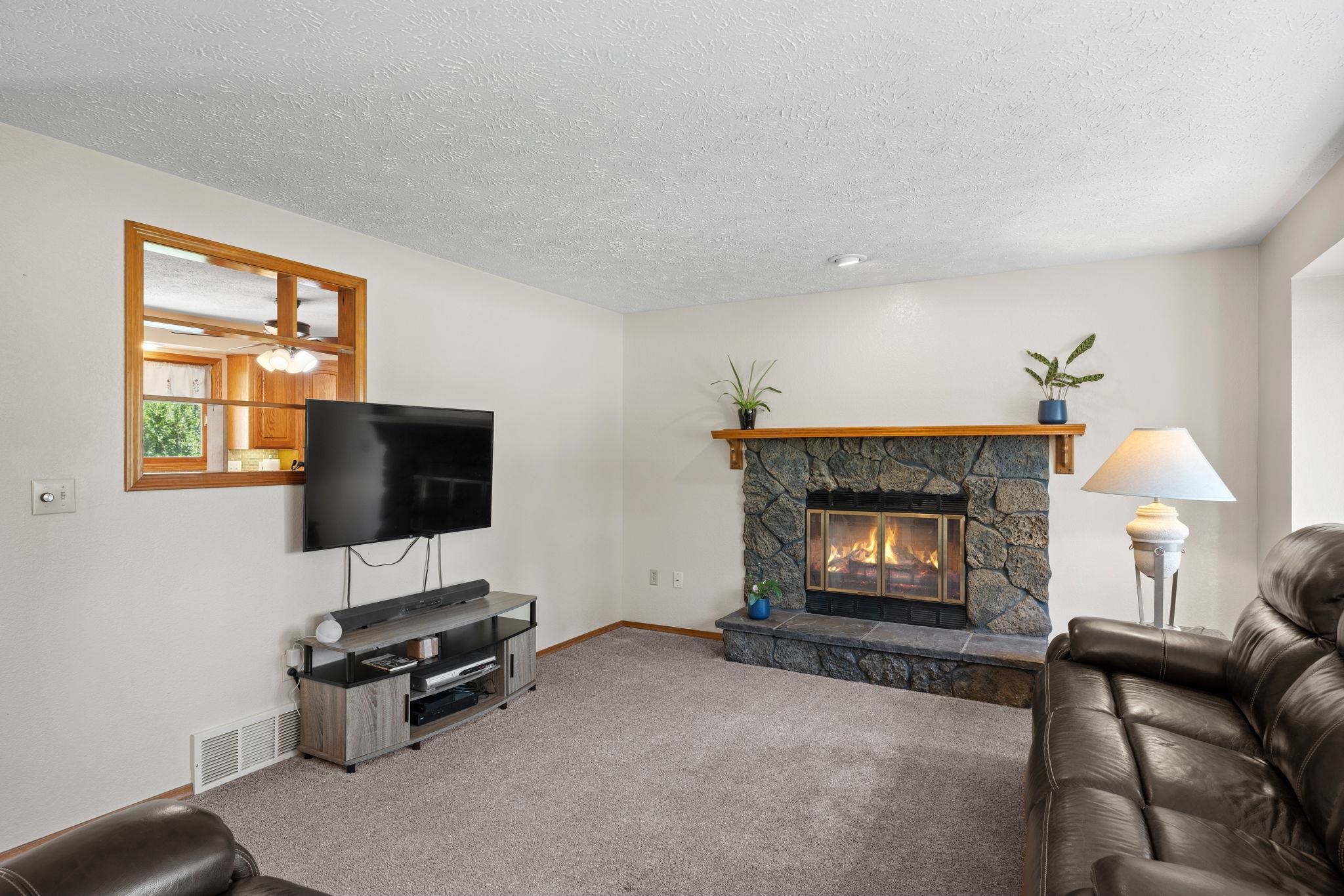 4927 East Greenleaf Avenue Mead, WA 99021 - Photo 6 of 43
