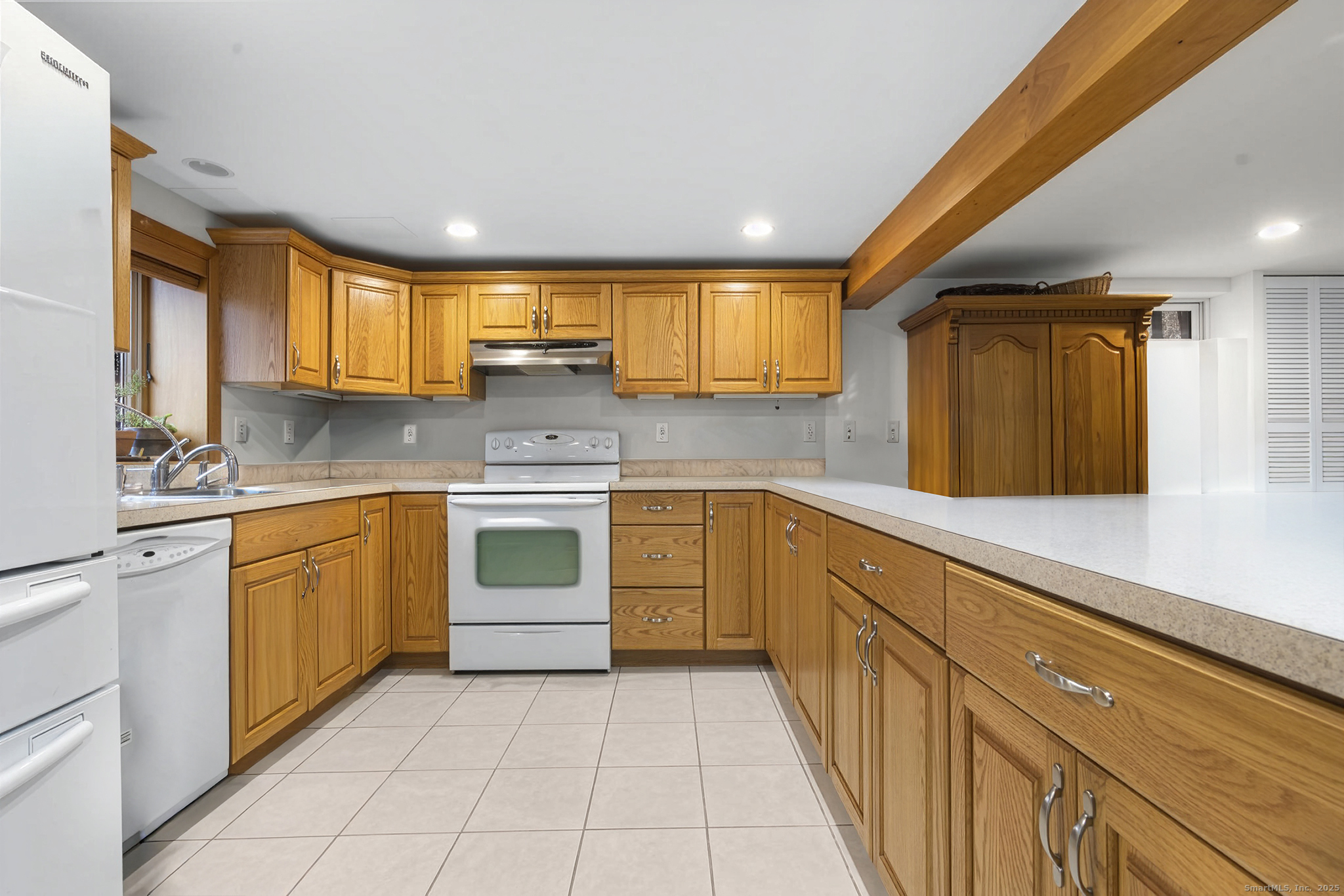 57 Gray Rock Road Trumbull, CT 06611 - Photo 28 of 40 In-Law Kitchen