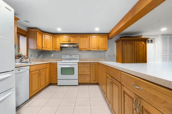 $1,299,999 | 57 Gray Rock Road, Trumbull, CT 06611