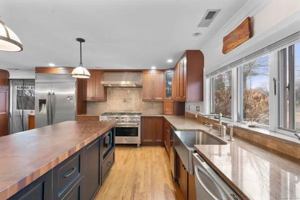 $1,299,999 | 57 Gray Rock Road, Trumbull, CT 06611