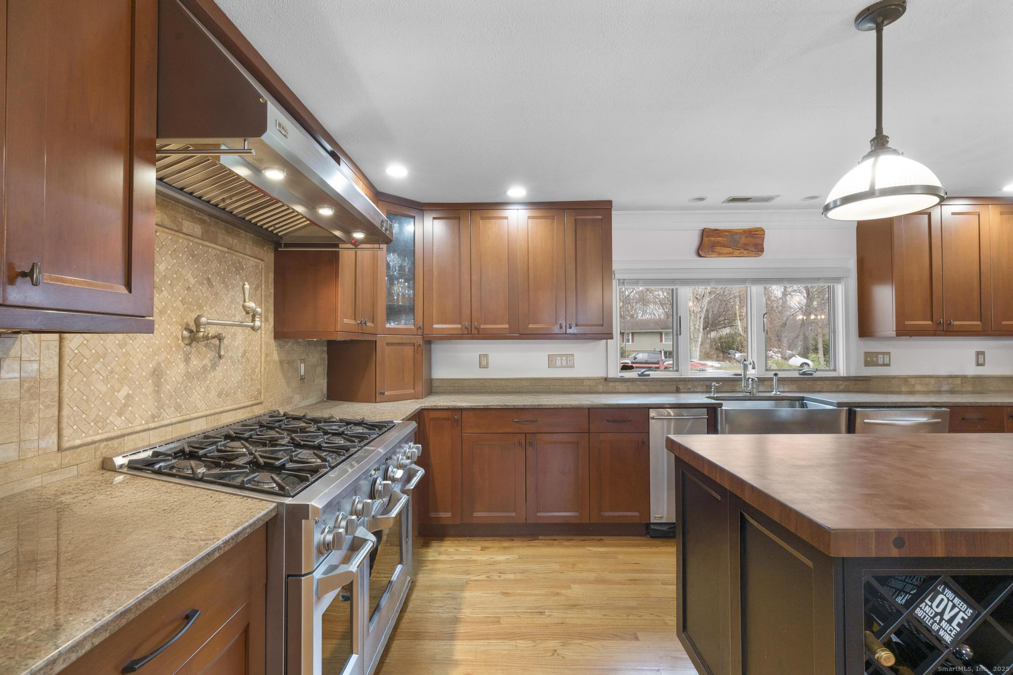 57 Gray Rock Road Trumbull, CT 06611 - Photo 6 of 40 Main Kitchen