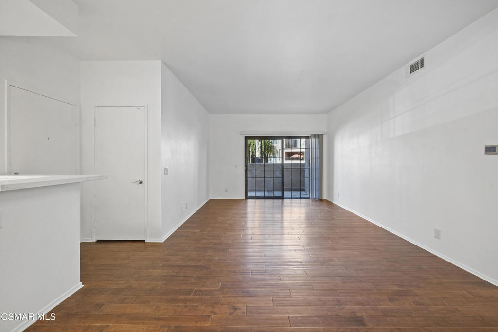 2304 Archwood Lane, Unit 92 Simi Valley, CA 93063 - Photo 5 of 24