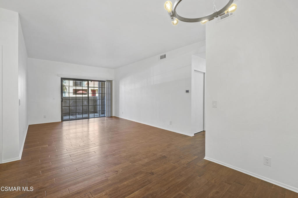 2304 Archwood Lane, Unit 92 Simi Valley, CA 93063 - Photo 7 of 24