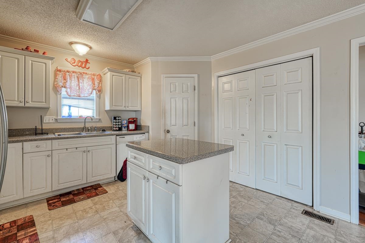 517 Goldstone Lane Boiling Springs, SC 29316 - Photo 8 of 31