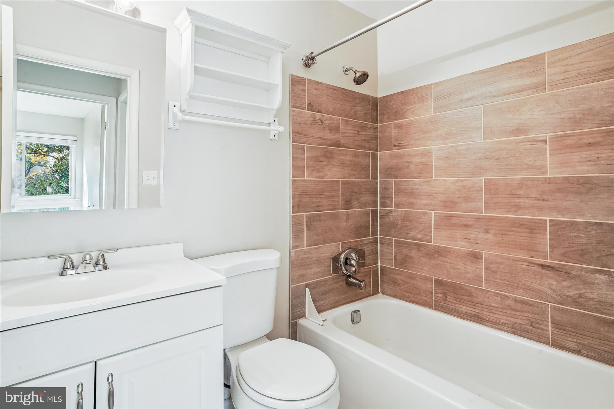 1071 Cedar Ridge Court Annapolis, MD 21403 - Photo 11 of 41 Upper shared BR