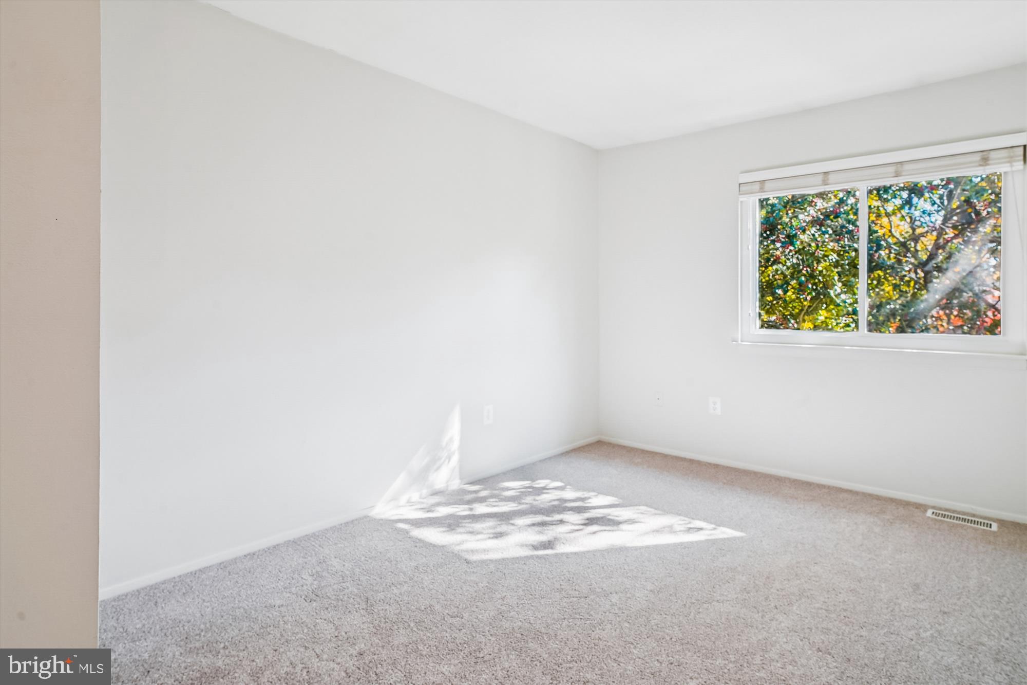 1071 Cedar Ridge Court Annapolis, MD 21403 - Photo 13 of 41 2nd BR w/ natural lighting.