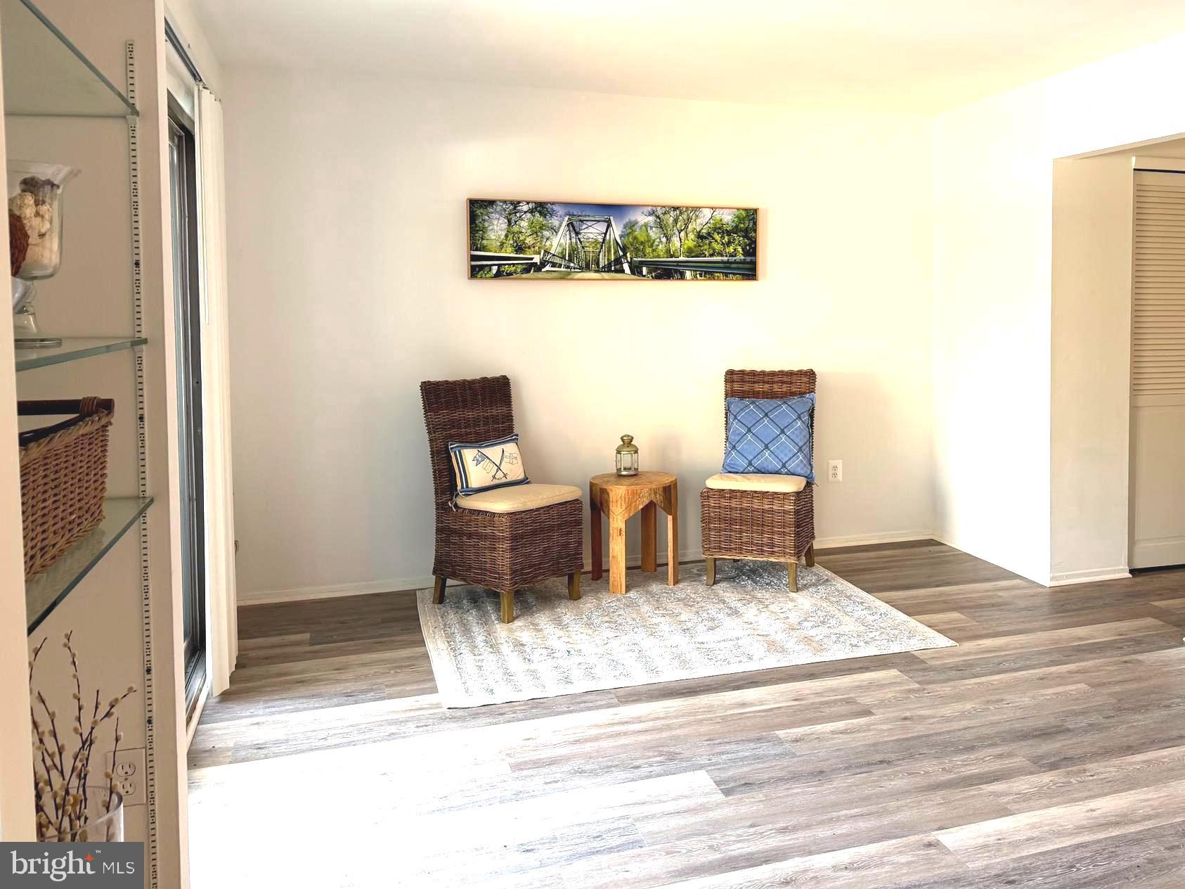 1071 Cedar Ridge Court Annapolis, MD 21403 - Photo 4 of 41 Extended LR opens to spacious deck/backyard