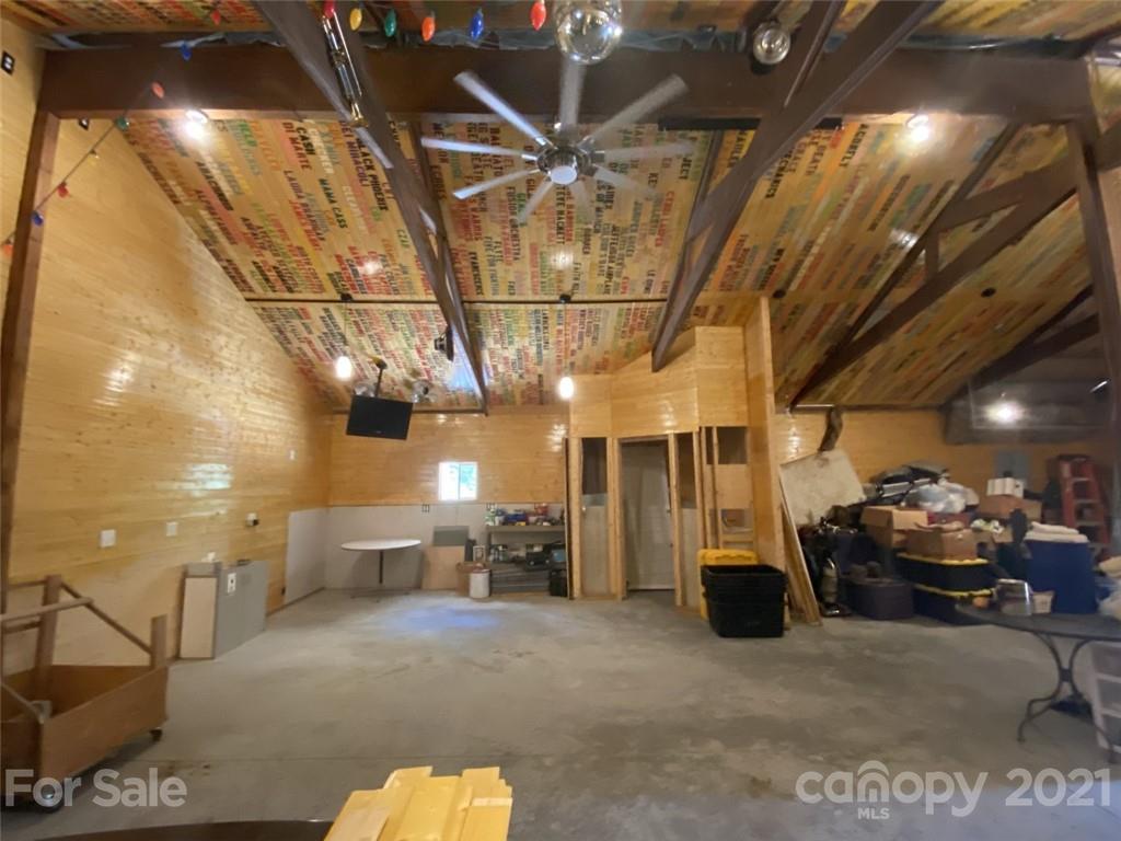 433 Foster Lake Road Blacksburg, SC 29702 - Photo 29 of 40 a view of a room with gym equipment