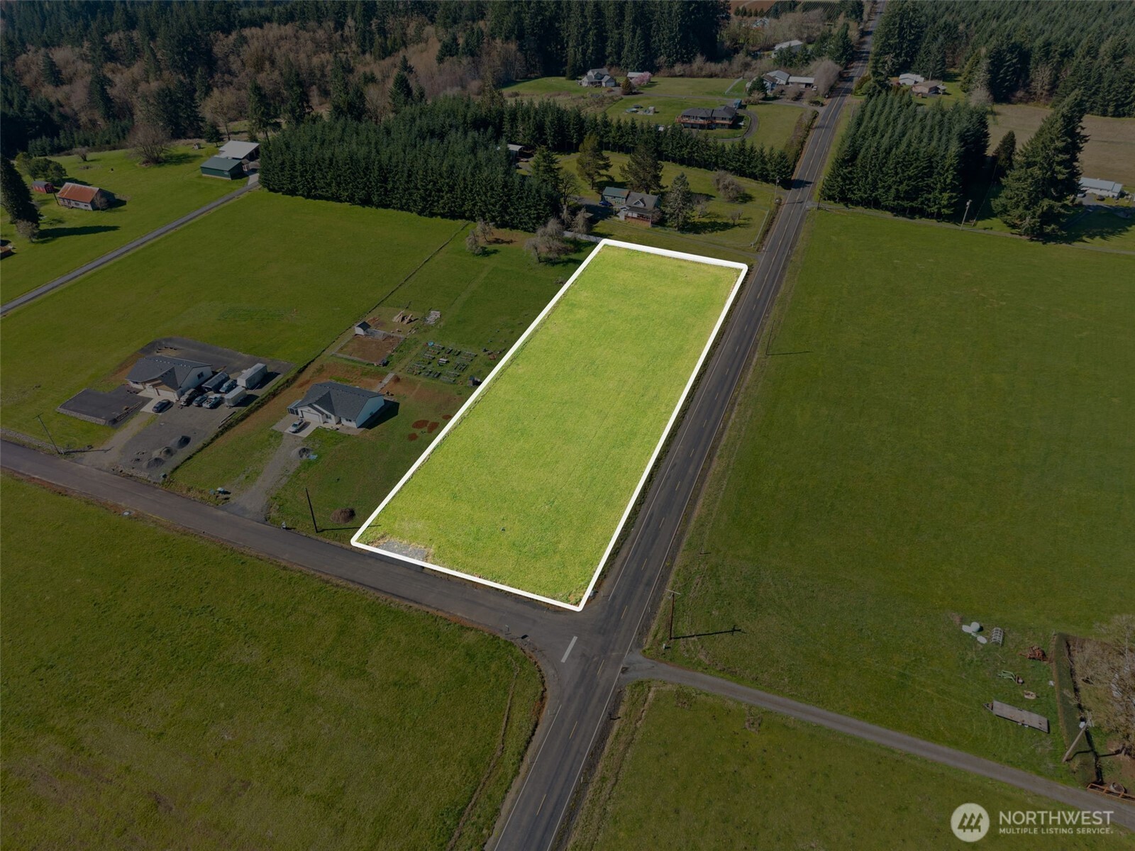 104 Gunnell Road Winlock, WA 98596 - Photo 3 of 13 a view of a tennis court