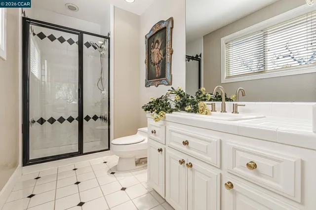 $2,495,000 | 4 Julianna Court, Moraga, CA 94556