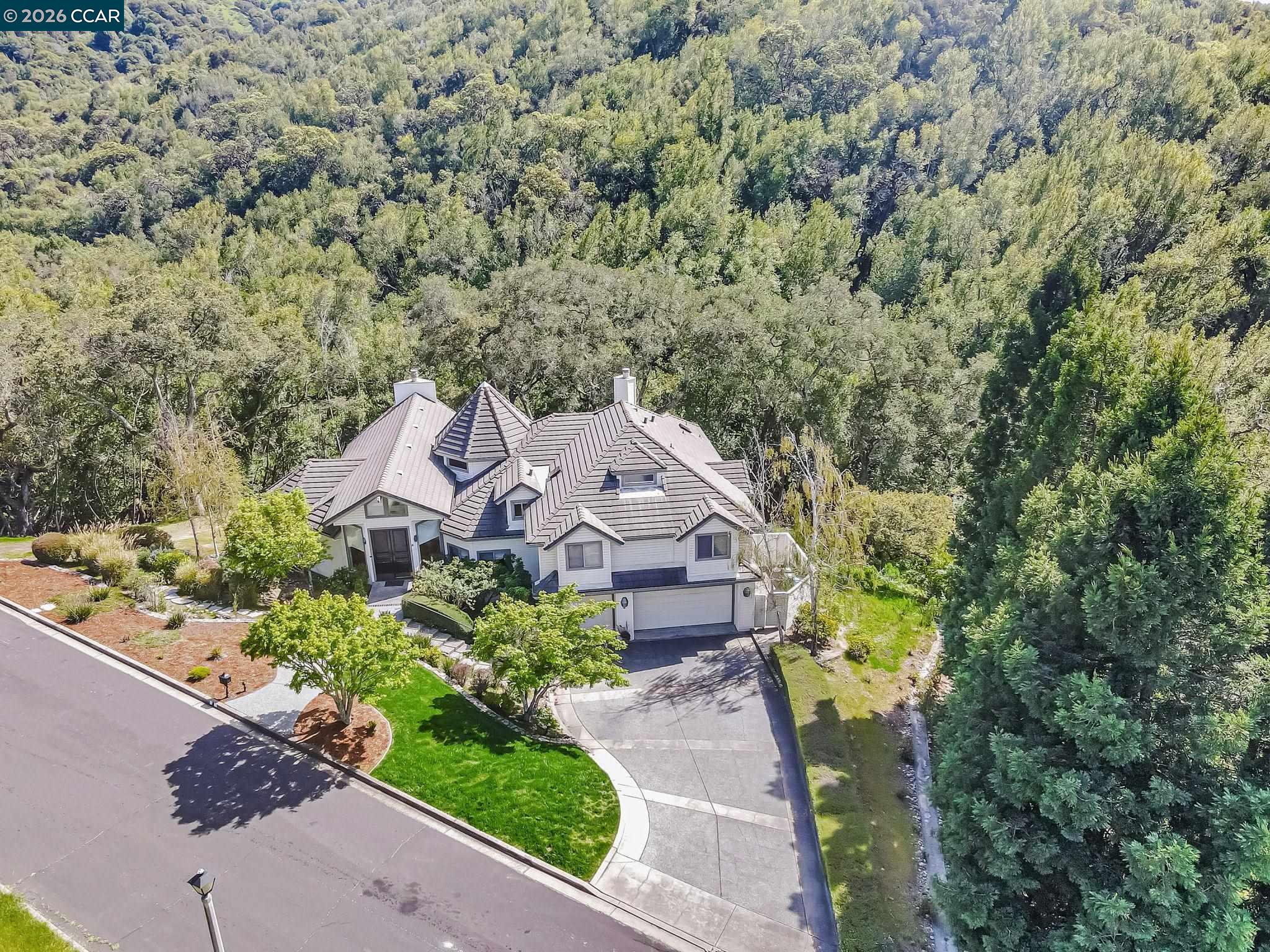 4 Julianna Court Moraga, CA 94556 - Photo 2 of 47