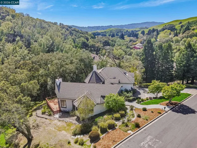 $2,495,000 | 4 Julianna Court, Moraga, CA 94556