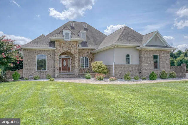 $695,000 | 4405 Green Briar Way, Seaford, DE 19973