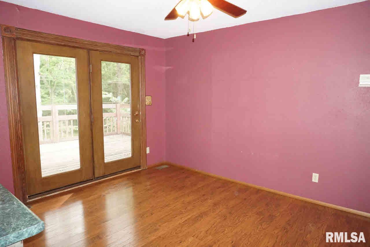 2074 Summer Time Road Kell, IL 62853 - Photo 6 of 31