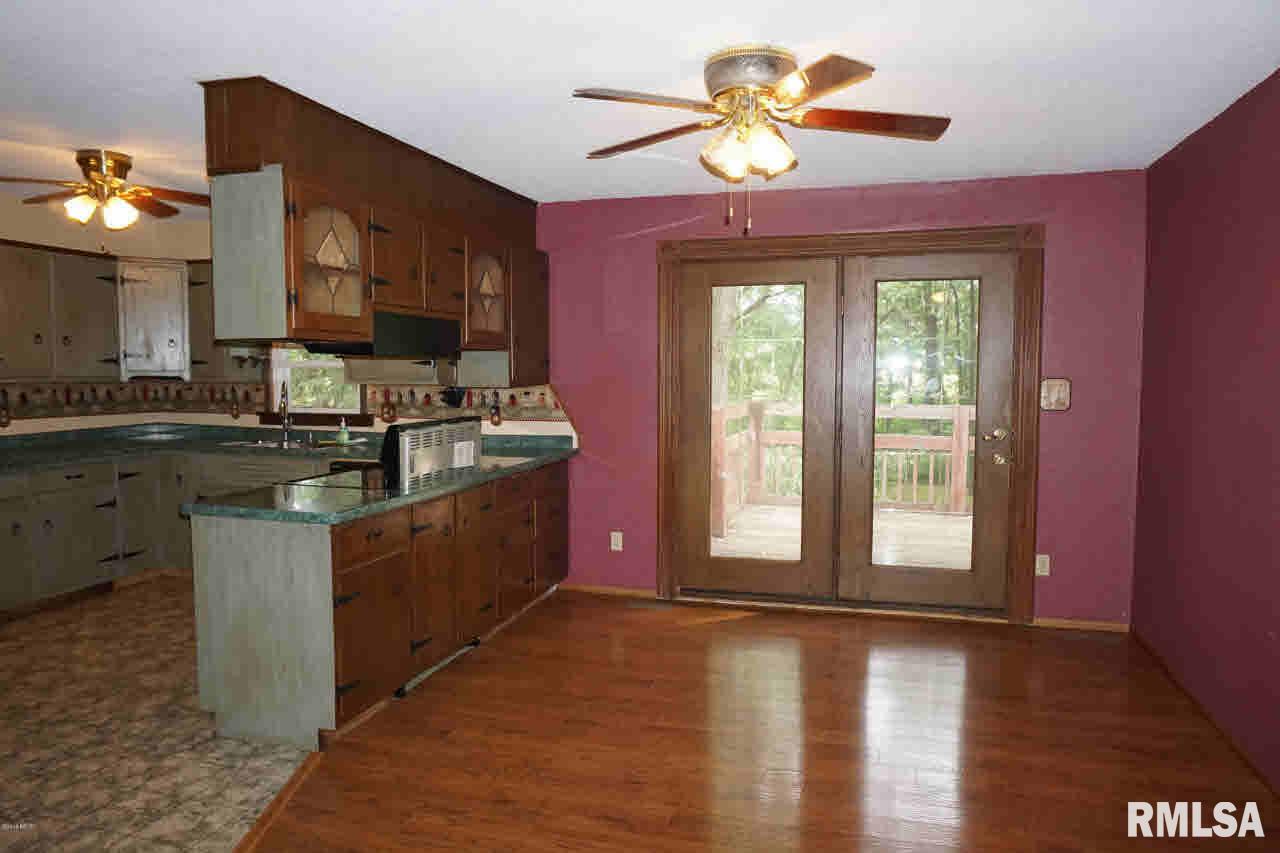 2074 Summer Time Road Kell, IL 62853 - Photo 7 of 31