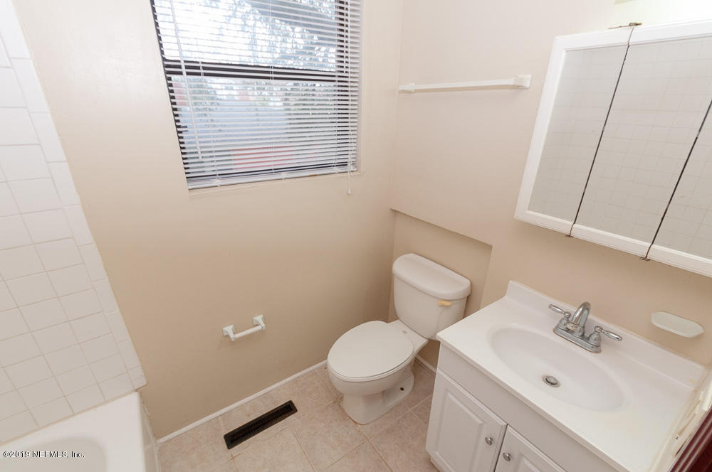 1672 Bartram Road Jacksonville, FL 32207 - Photo 15 of 20 Ensuite Master Bath