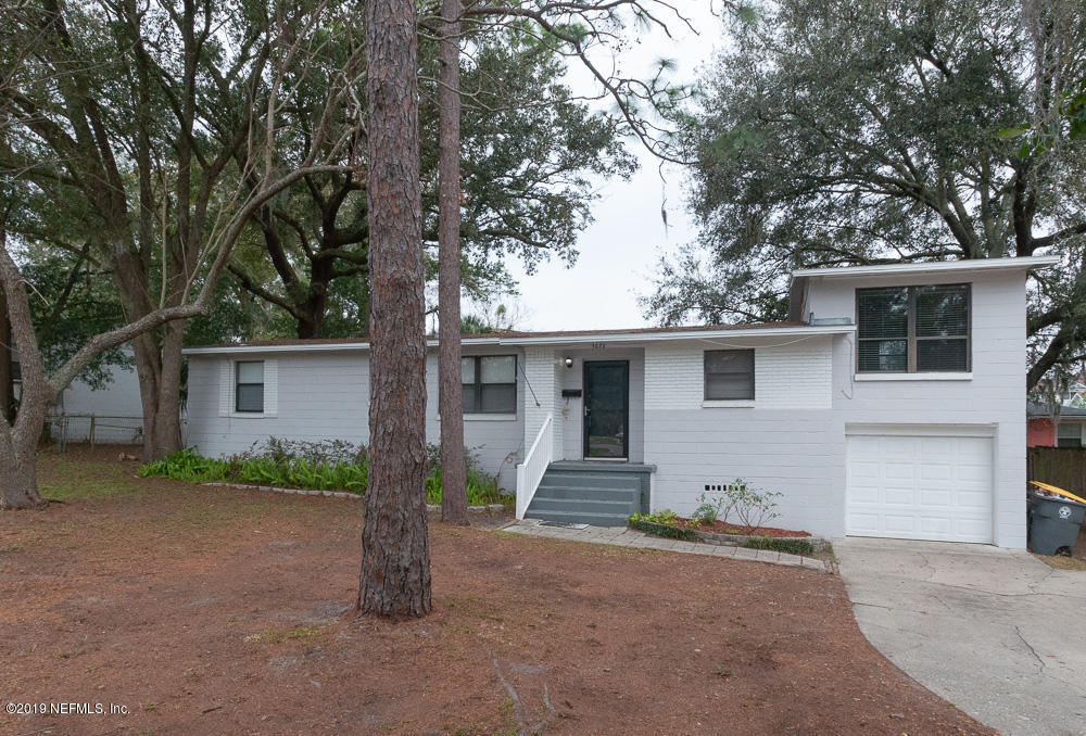 1672 Bartram Road Jacksonville, FL 32207 - Photo 2 of 20 Mature Trees in Large Yard