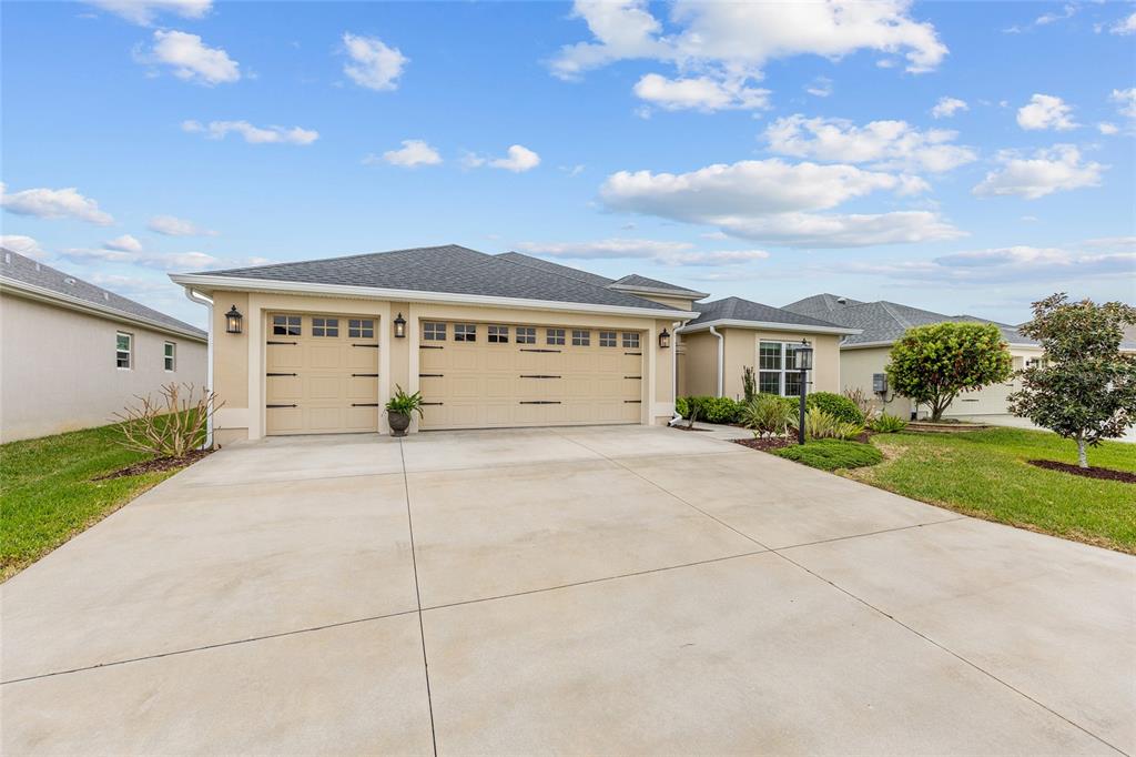 5791 Henry Loop The Villages, FL 34762 - Photo 3 of 54