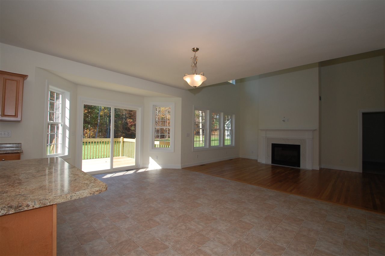 29 York Road Hudson, NH 03051 - Photo 5 of 23