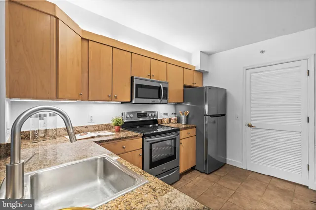 $437,499 | 616 E Street Northwest, Unit 609, Washington, DC 20004
