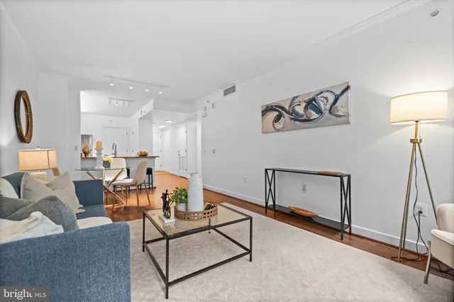 $437,499 | 616 E Street Northwest, Unit 609, Washington, DC 20004