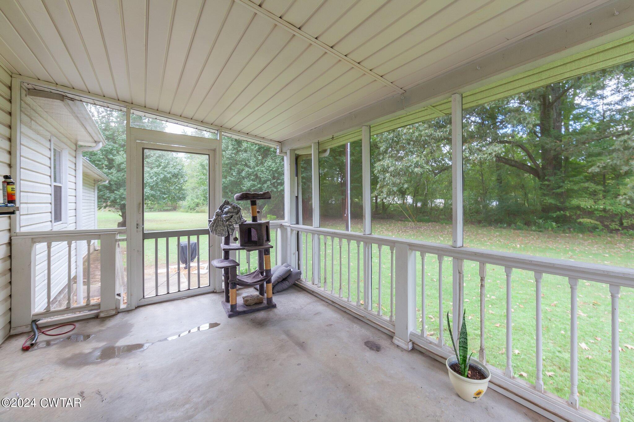 2991 Old Medina Road Jackson, TN 38305 - Photo 4 of 29 Back Porch II