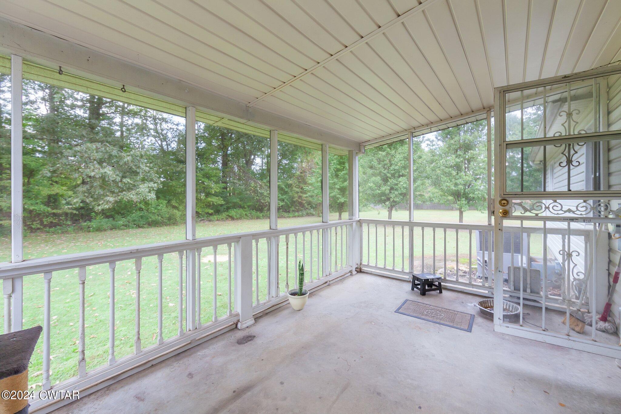 2991 Old Medina Road Jackson, TN 38305 - Photo 5 of 29 Back Porch