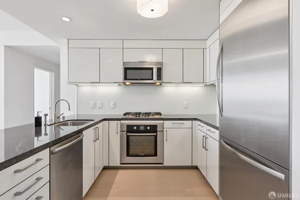 $7,800 | 338 Spear Street, Unit 23E, San Francisco, CA 94105