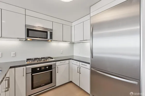 $7,800 | 338 Spear Street, Unit 23E, San Francisco, CA 94105