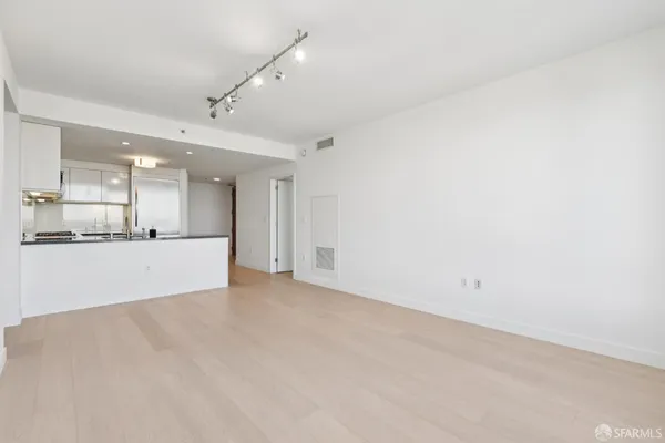 $7,800 | 338 Spear Street, Unit 23E, San Francisco, CA 94105