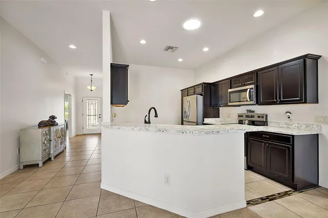 $480,000 | 11216 Hess Way, Oxford, FL 34484