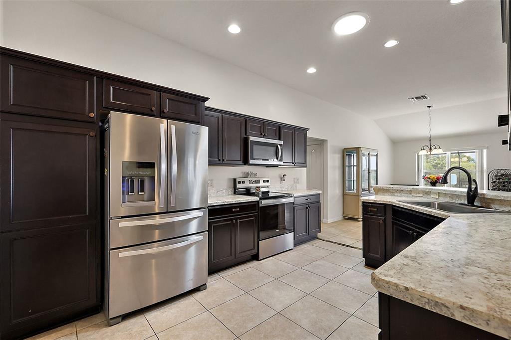 11216 Hess Way Oxford, FL 34484 - Photo 8 of 40