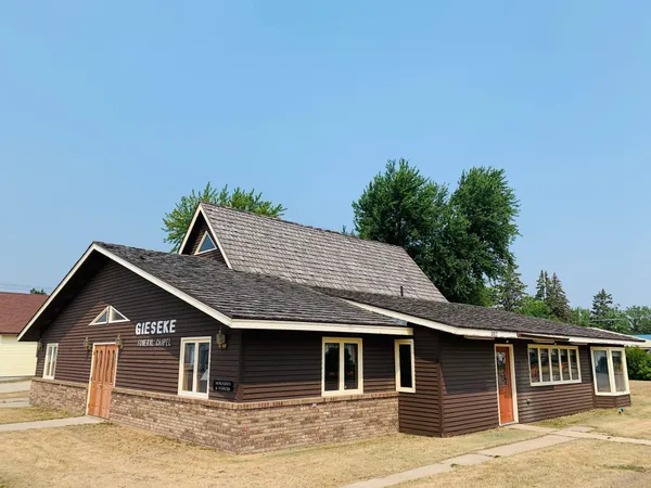 $79,900 | 307 Main Street North, Greenbush, MN 56726