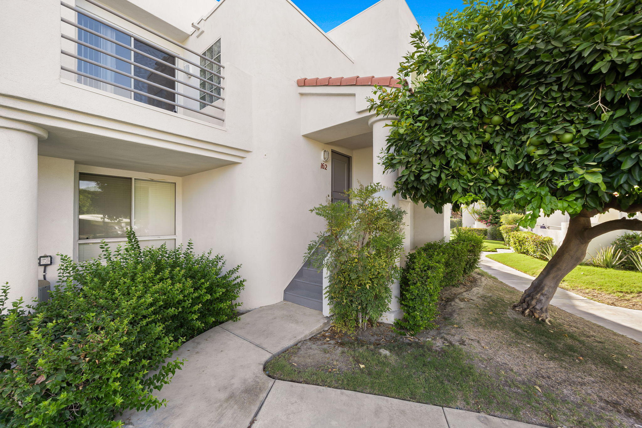 401 El Cielo Road, Unit 162 Palm Springs, CA 92262 - Photo 2 of 21 3-web-or-mls-MGCielo0820_003