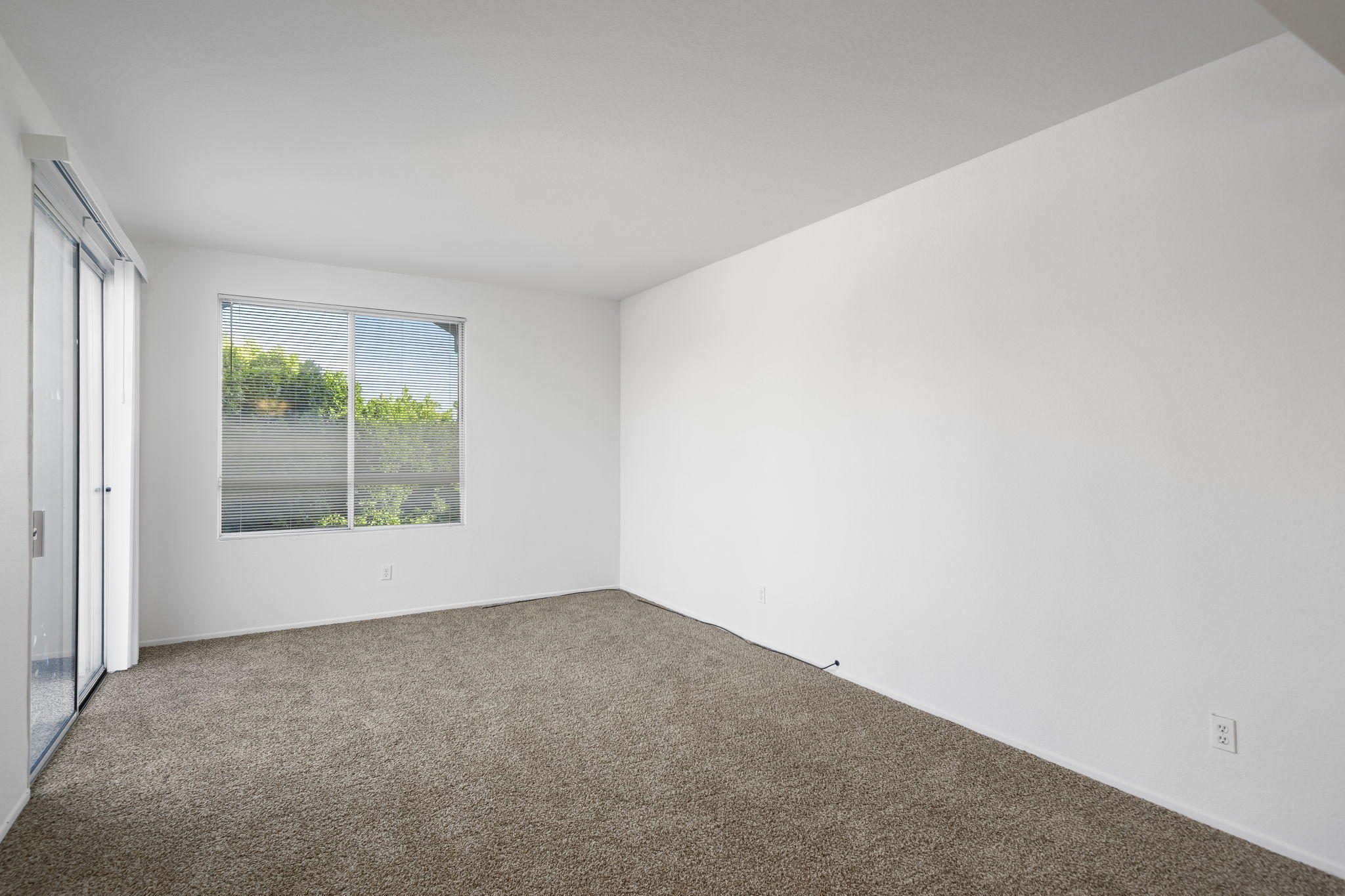 401 El Cielo Road, Unit 162 Palm Springs, CA 92262 - Photo 4 of 21 5-web-or-mls-MGCielo0820_005