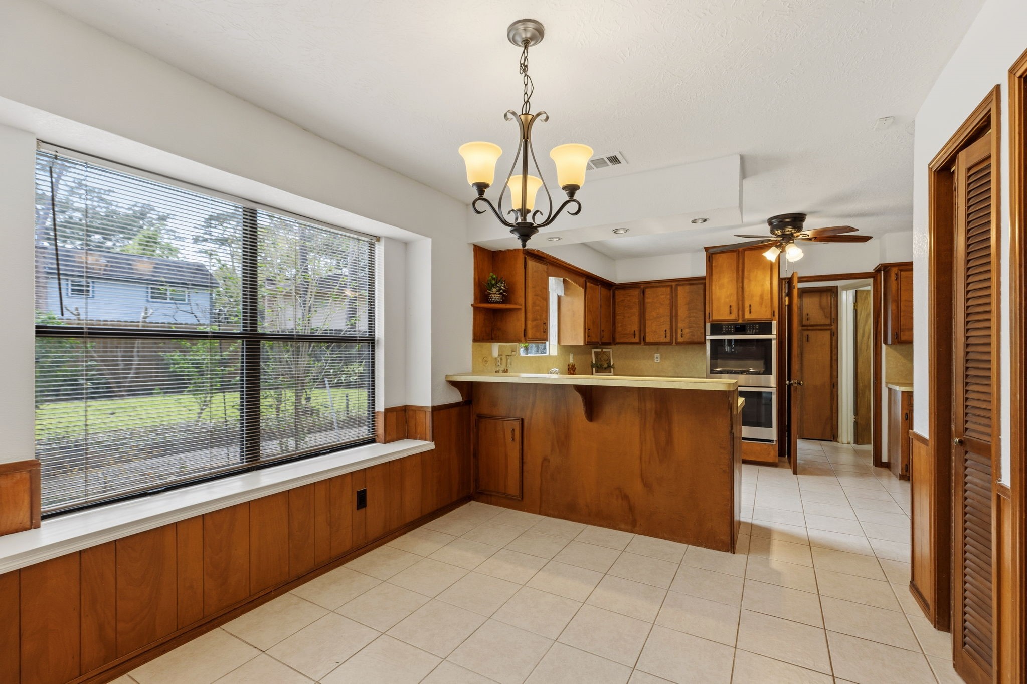 17507 Oxhill Court Spring, TX 77388 - Photo 11 of 44 This view is from the breakfast area into the kitchen.