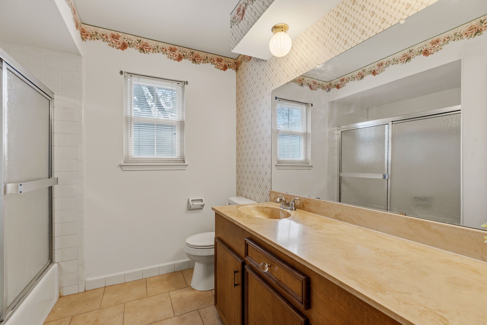17507 Oxhill Court Spring, TX 77388 - Photo 29 of 44 Secondary bathroom