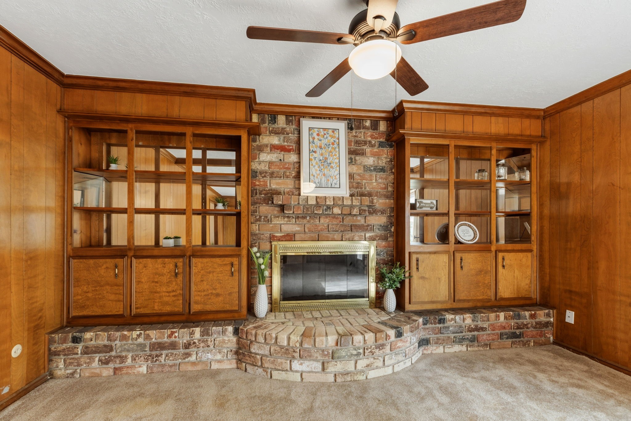 17507 Oxhill Court Spring, TX 77388 - Photo 9 of 44 This majestic fireplace has a beautiful cover and an extended ledge that would be perfect for decor, gifts, or extra seating.