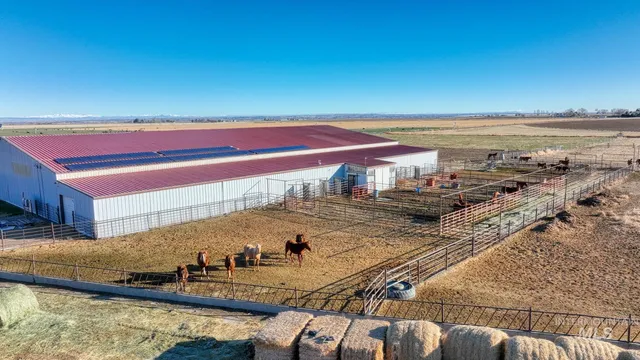 $1,999,000 | 1731 East 3900 North, Buhl, ID 83316