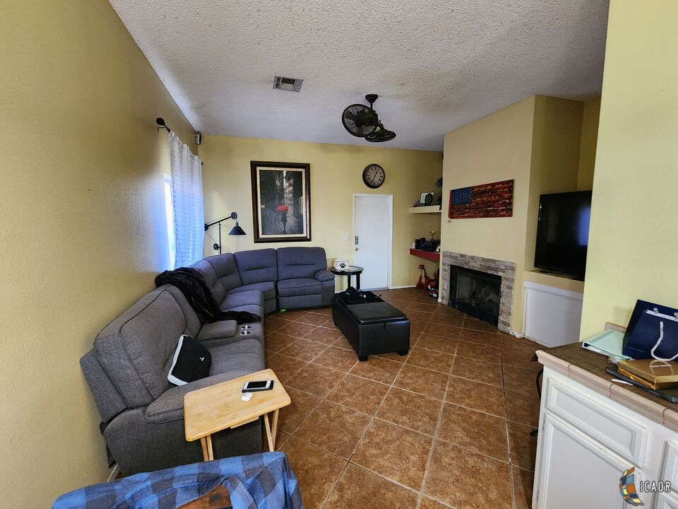 1841 Rodeo Drive Imperial, CA 92251 - Photo 7 of 18 Gallery Image 7