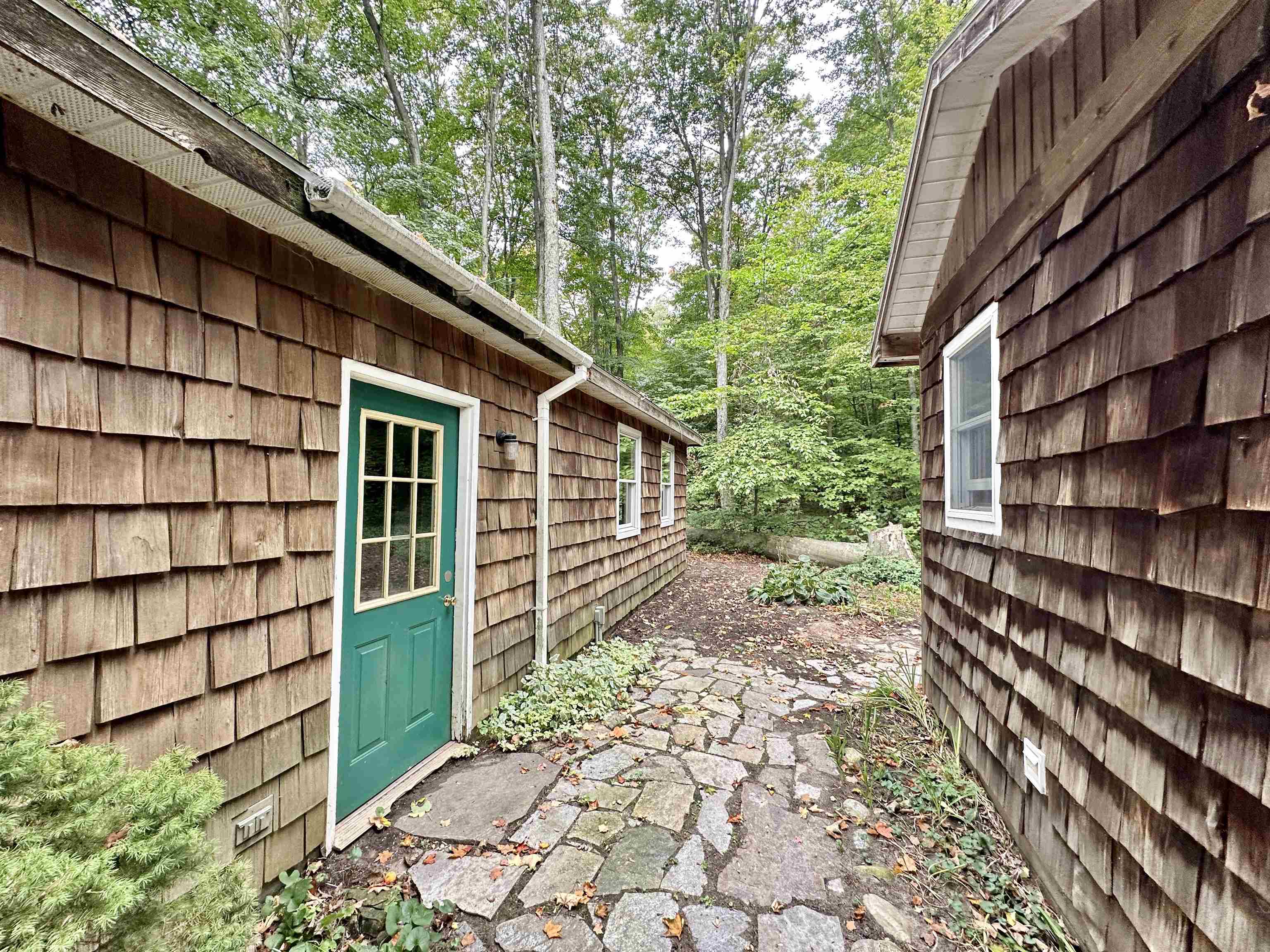 3150 South Maple Valley Road Suttons Bay, MI 49682 - Photo 47 of 54 1916451-46.JPG