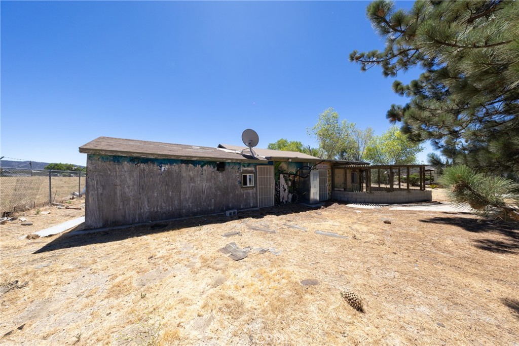 38800 Bahrman Road Anza, CA 92539 - Photo 8 of 40